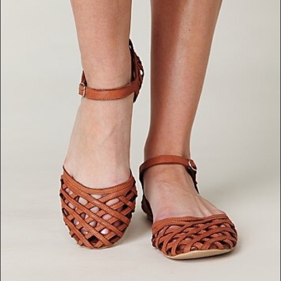 jeffrey campbell flat sandals